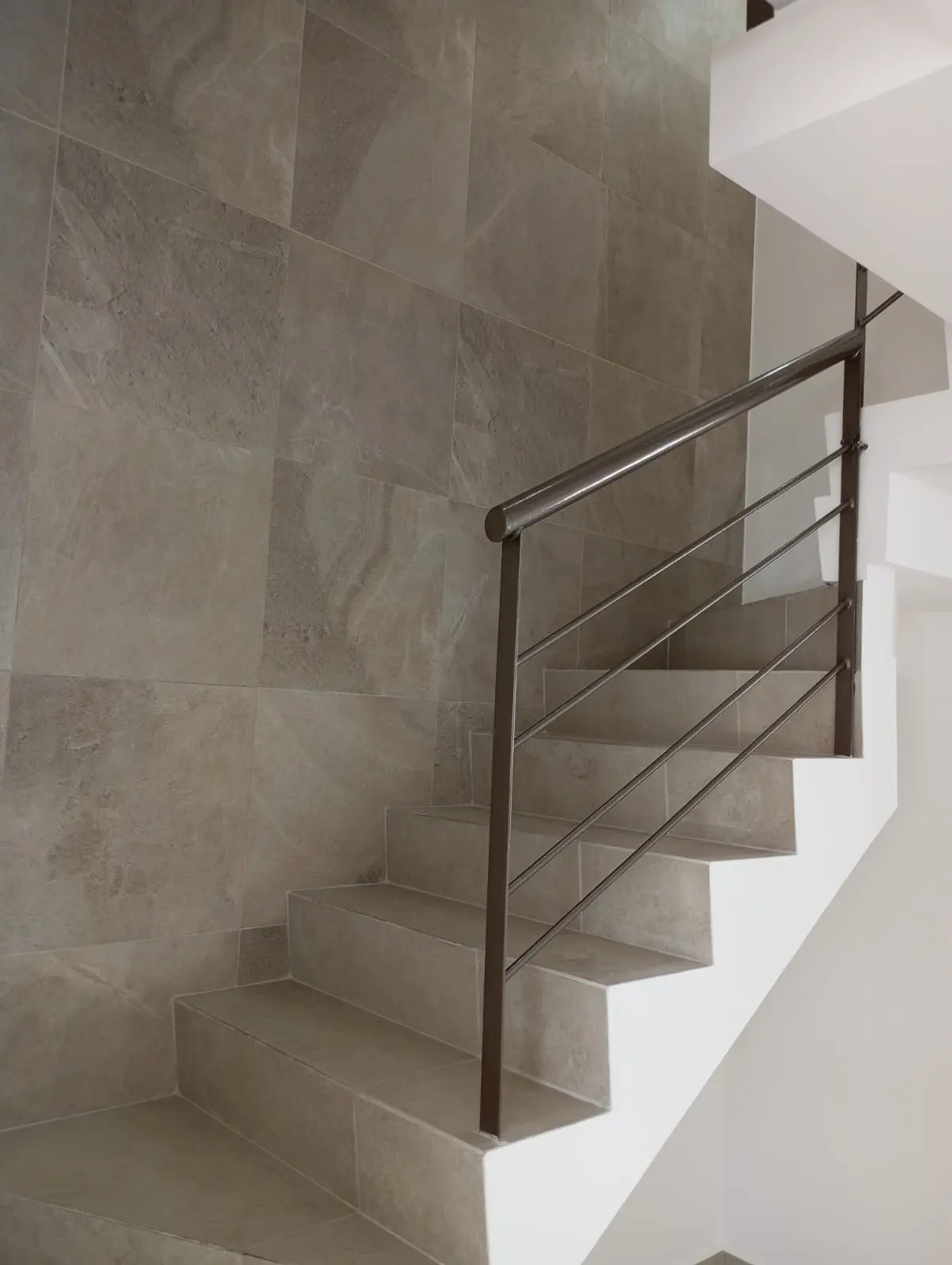 Sala de TV sin amueblar planta superior