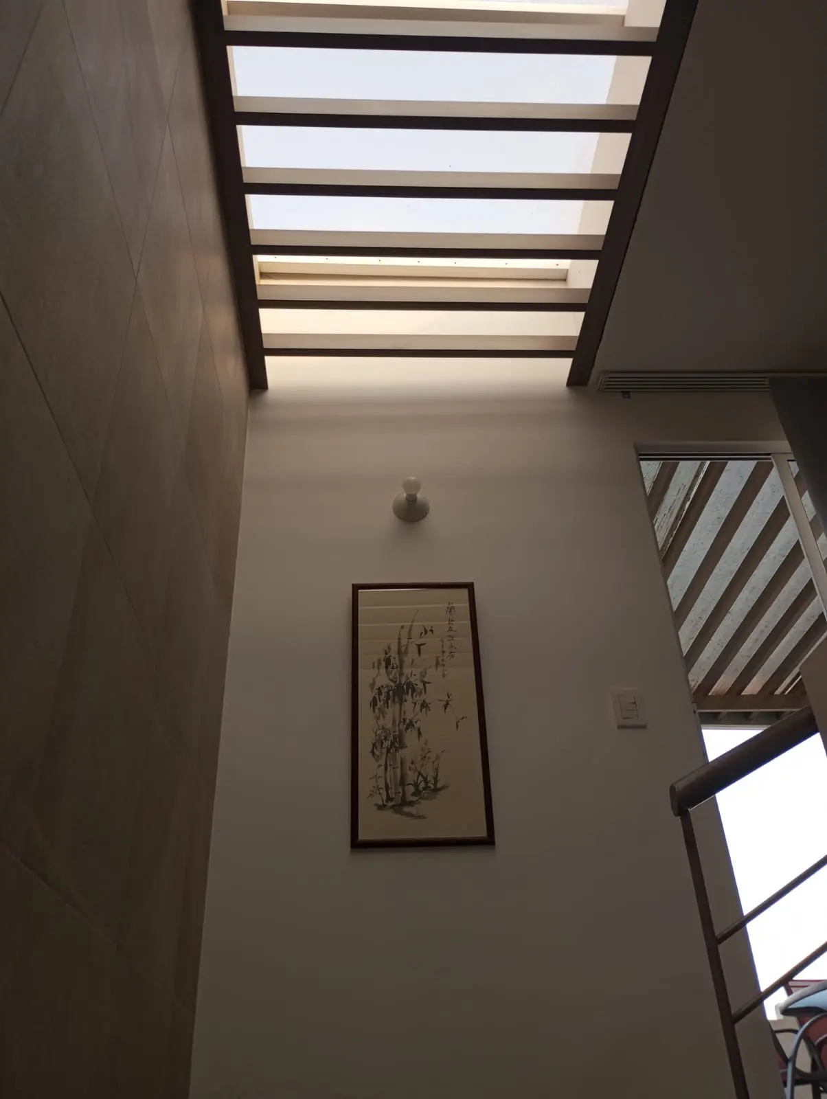 Tragaluz escaleras casa 3 niveles